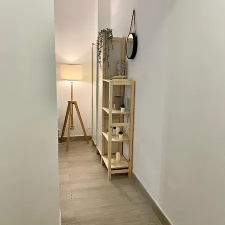 Stylish One Bedroom Flat In The Heart Of Madrid-3
